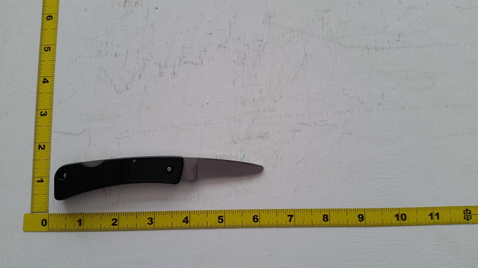 Very Small Gerber Pocketknife - NOT approved for blade-to-blade stage combat.