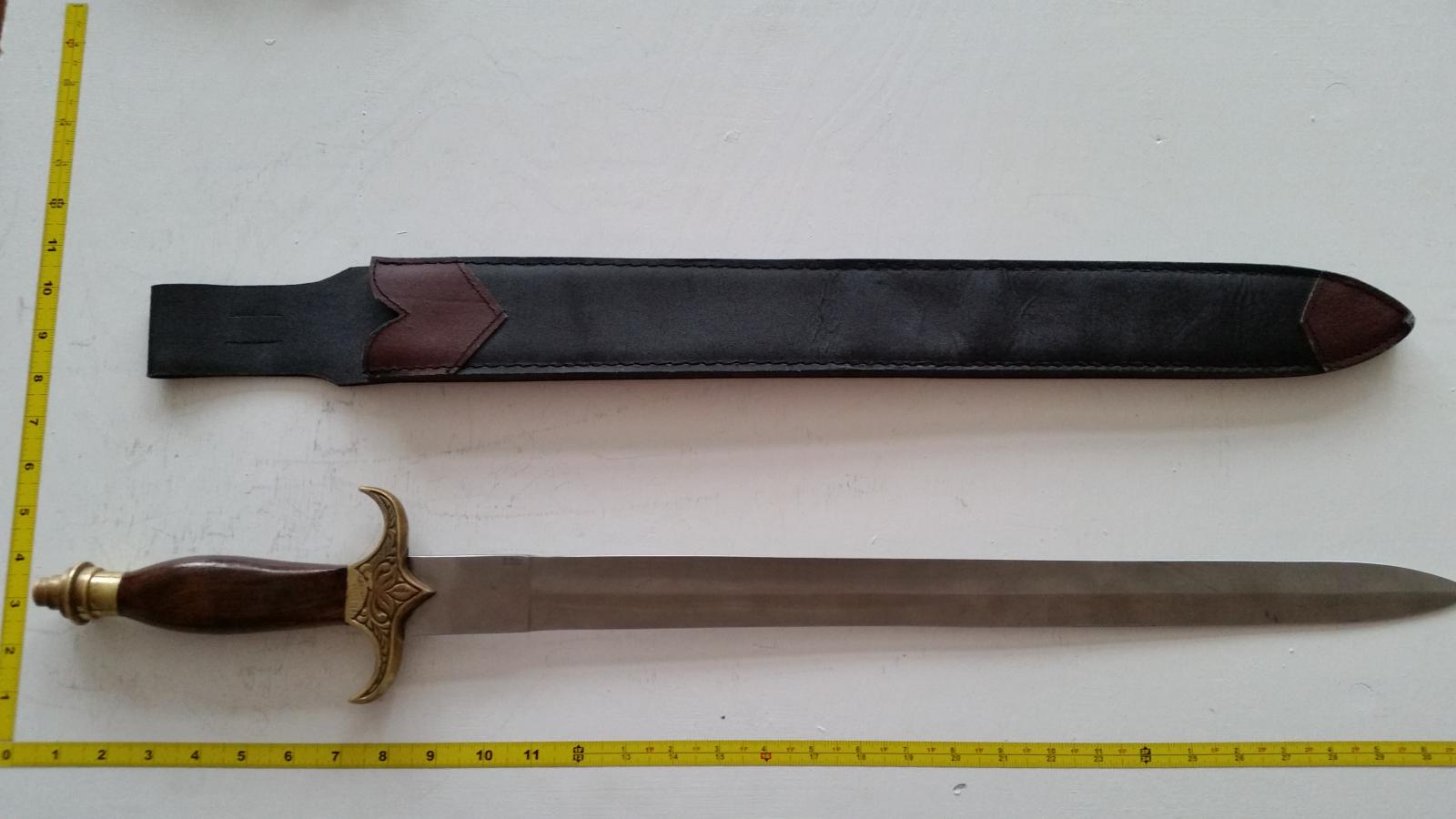 Heavy Weight Steel, With Sheath - NOT approved for blade-to-blade stage combat.