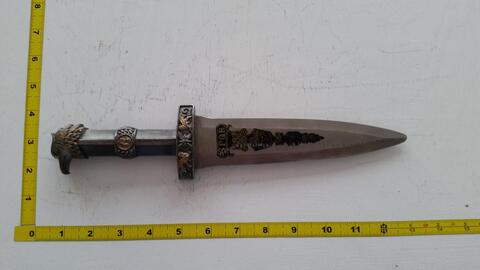 Heavyweight Medium Size Roman Style Dagger - NOT approved for blade-to-blade stage combat.